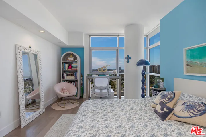 13700 Marina Pointe Drive 1016, Marina Del Rey, California 90292