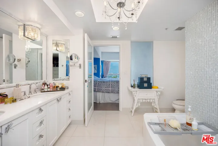 13700 Marina Pointe Drive 1016, Marina Del Rey, California 90292