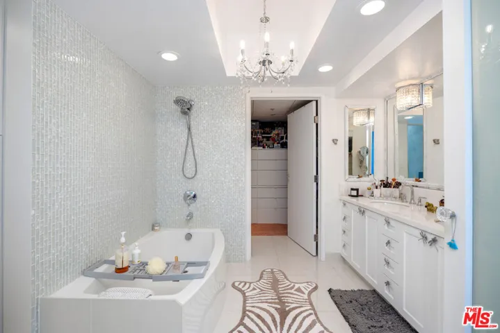 13700 Marina Pointe Drive 1016, Marina Del Rey, California 90292