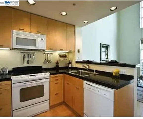 411 Francisco St, San Francisco, California 94133-1234