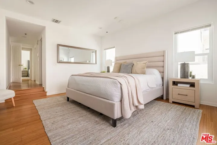 12011 Goshen Avenue 105, Los Angeles, California 90049