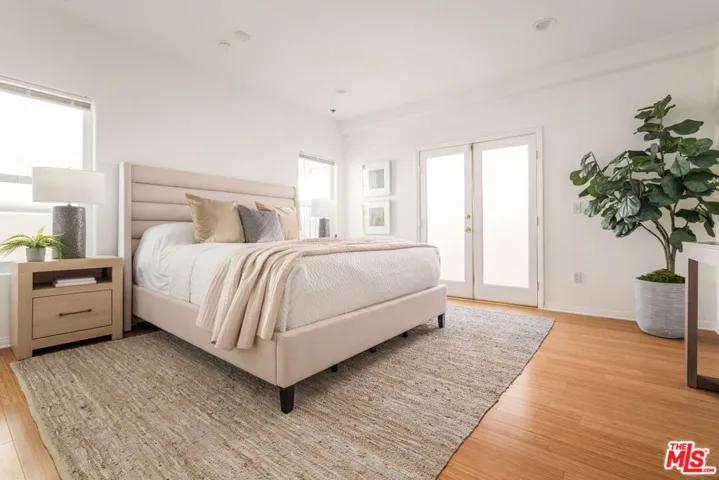 12011 Goshen Avenue 105, Los Angeles, California 90049