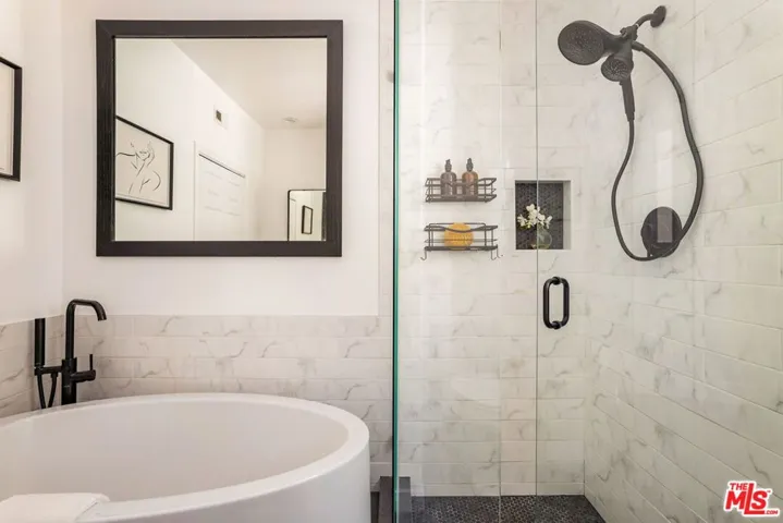 12011 Goshen Avenue 105, Los Angeles, California 90049