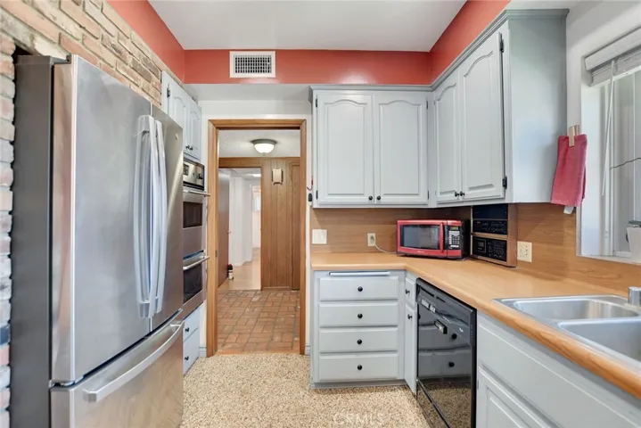 510 Fernshaw, La Verne, California 91750