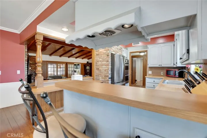 510 Fernshaw, La Verne, California 91750