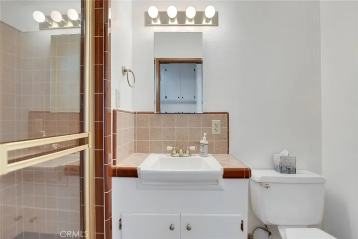 510 Fernshaw, La Verne, California 91750