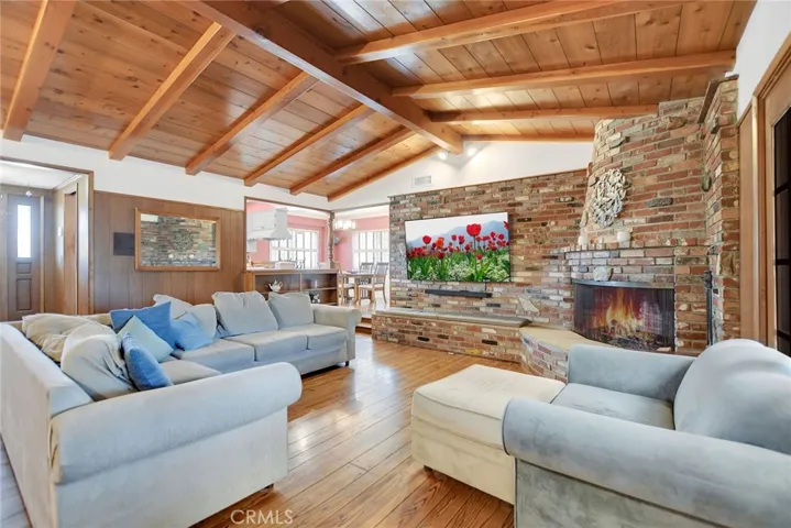 510 Fernshaw, La Verne, California 91750