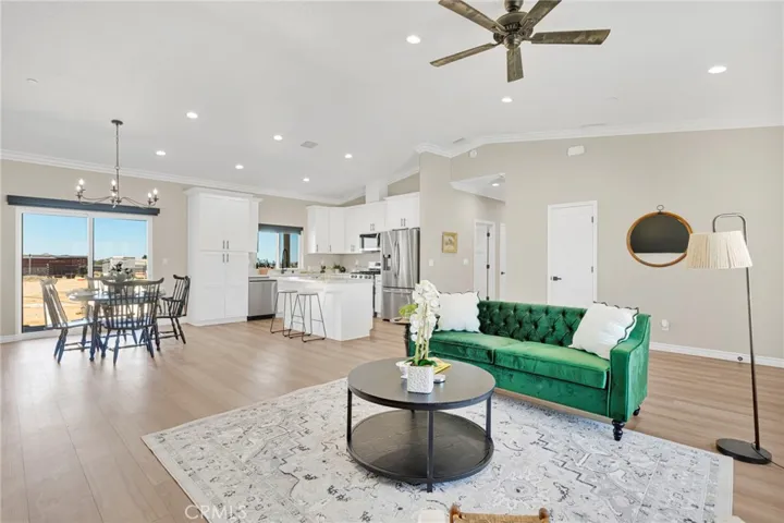 10770 Chipmunk, Apple Valley, California 92308