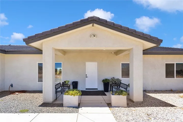 10770 Chipmunk, Apple Valley, California 92308