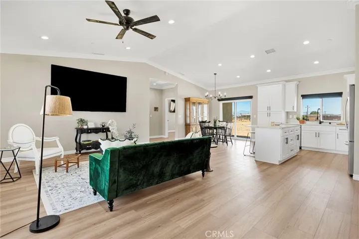 10770 Chipmunk, Apple Valley, California 92308