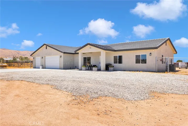 10770 Chipmunk, Apple Valley, California 92308