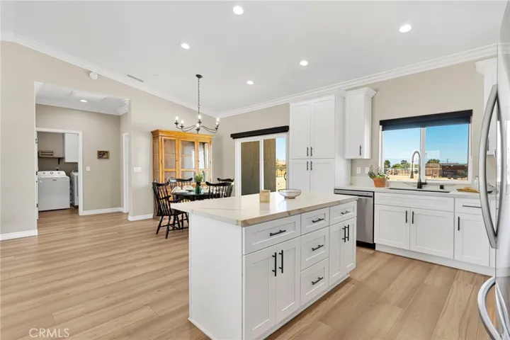 10770 Chipmunk, Apple Valley, California 92308