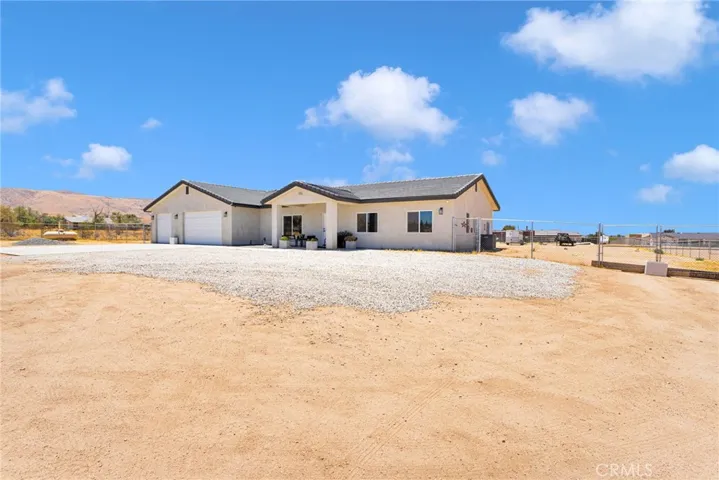 10770 Chipmunk, Apple Valley, California 92308