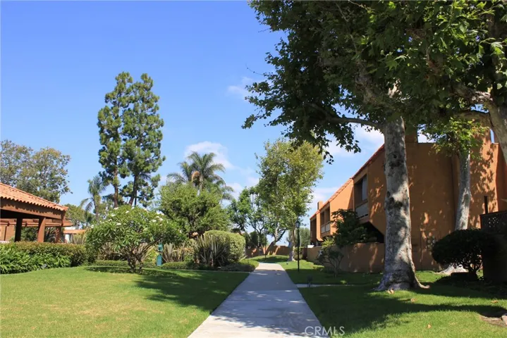 Beautiful greenbelt in front of the unit