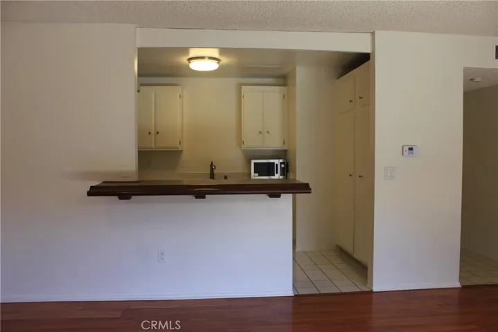 Breakfast bar