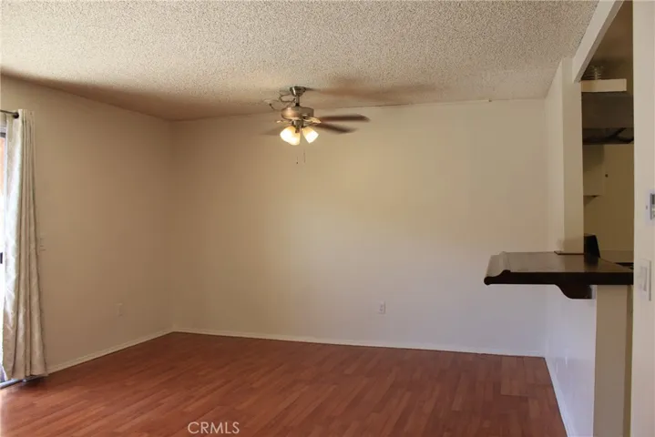 Livingroom with ceiling fan
