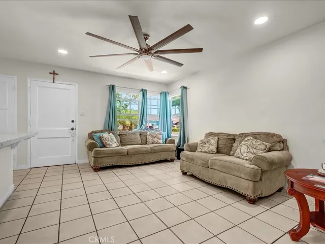 5072 Gardenia, Long Beach, California 90807