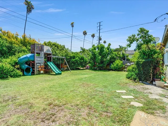 5072 Gardenia, Long Beach, California 90807
