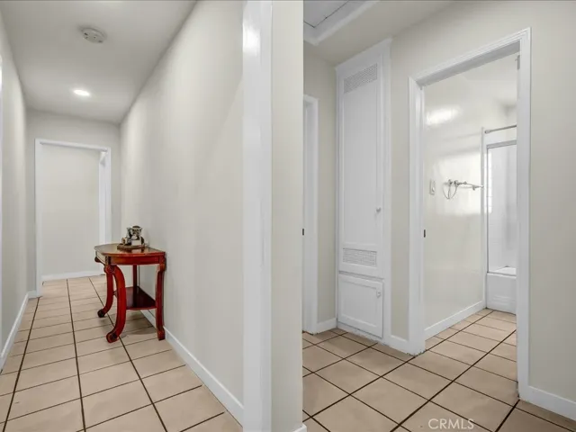 5072 Gardenia, Long Beach, California 90807