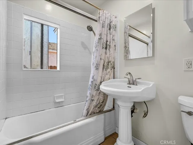 5072 Gardenia, Long Beach, California 90807