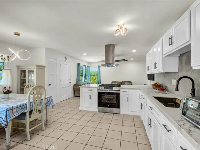 5072 Gardenia, Long Beach, California 90807
