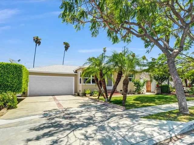 5072 Gardenia, Long Beach, California 90807