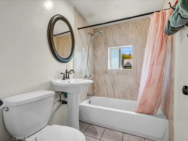 5072 Gardenia, Long Beach, California 90807