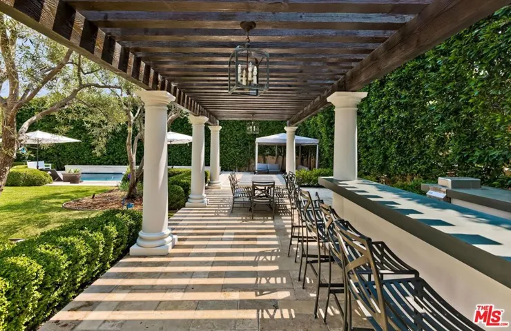 2134 La Mesa Drive, Santa Monica, California 90402