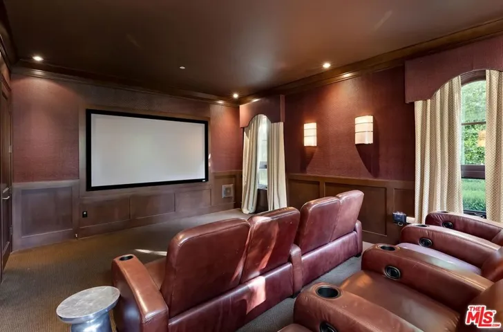 2134 La Mesa Drive, Santa Monica, California 90402