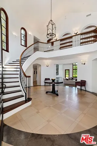 2134 La Mesa Drive, Santa Monica, California 90402