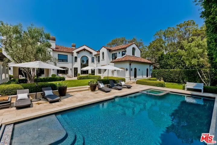 2134 La Mesa Drive, Santa Monica, California 90402