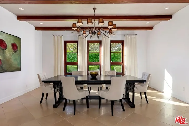 2134 La Mesa Drive, Santa Monica, California 90402