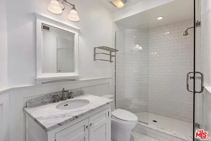 2134 La Mesa Drive, Santa Monica, California 90402