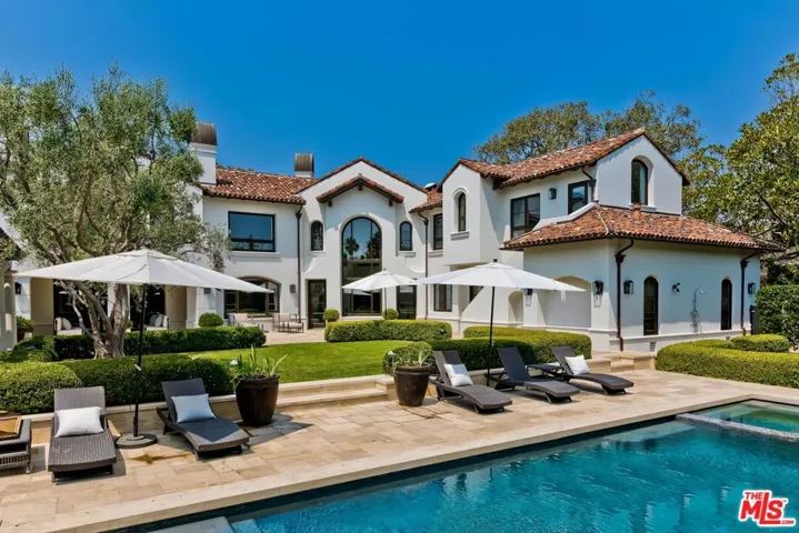 2134 La Mesa Drive, Santa Monica, California 90402