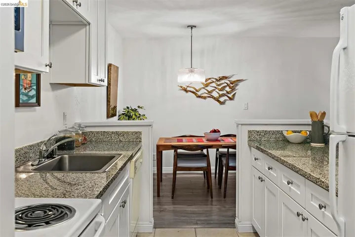 385 Jayne Ave 105, Oakland, California 94610