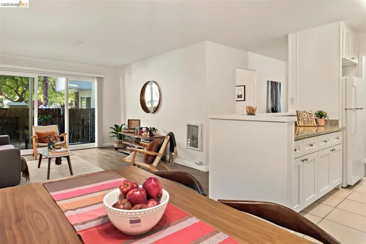385 Jayne Ave 105, Oakland, California 94610