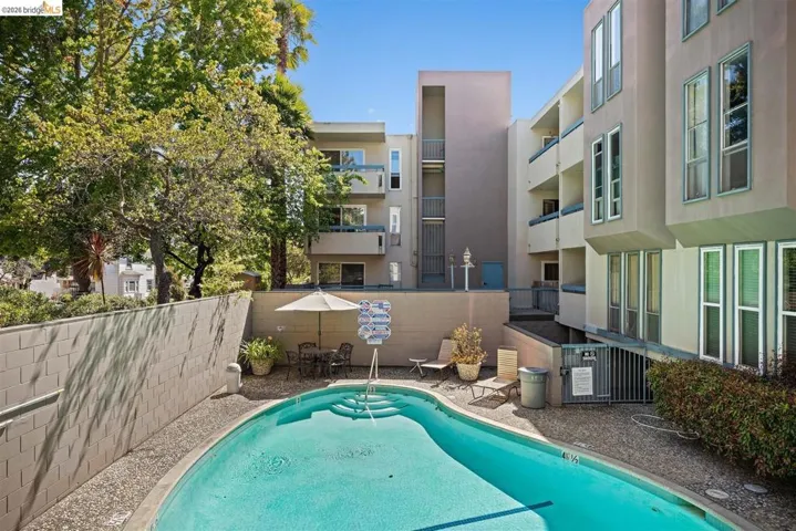 385 Jayne Ave 105, Oakland, California 94610