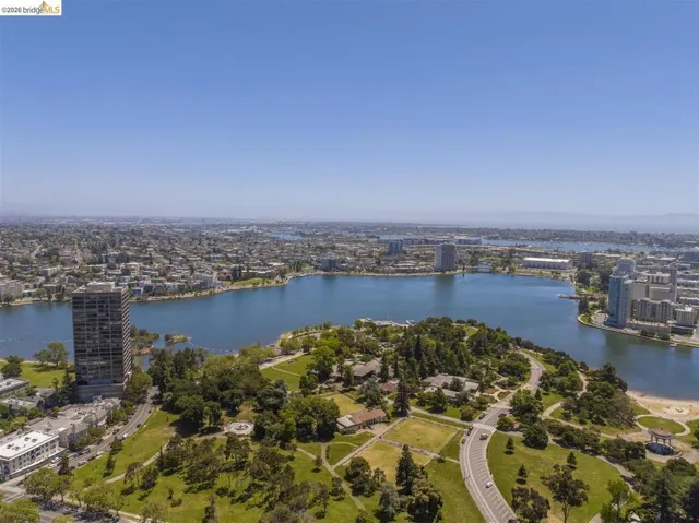 385 Jayne Ave 105, Oakland, California 94610