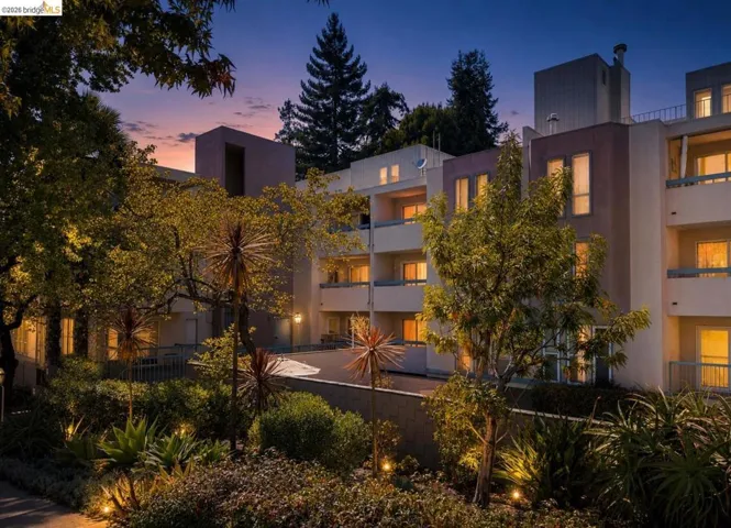385 Jayne Ave 105, Oakland, California 94610