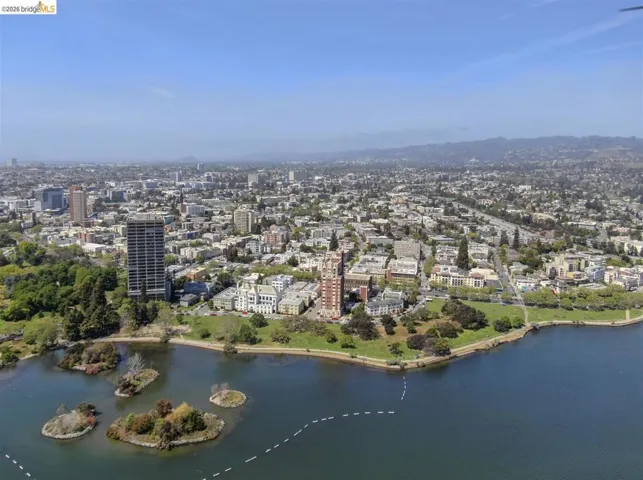 385 Jayne Ave 105, Oakland, California 94610