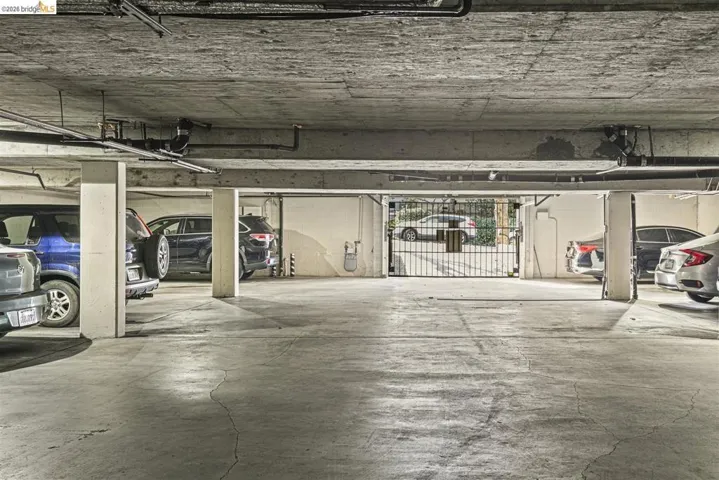 385 Jayne Ave 105, Oakland, California 94610