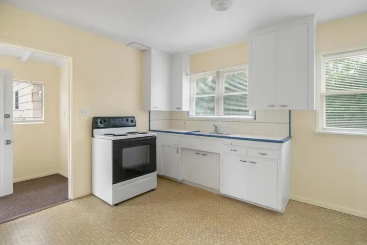 135 4th Street, Encinitas, California 92024