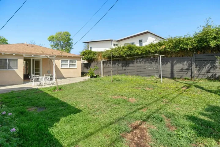 135 4th Street, Encinitas, California 92024
