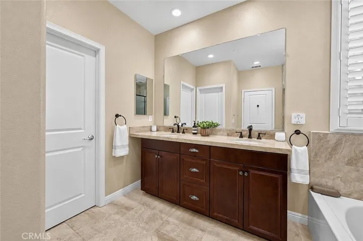 2841 Villa Catalonia Court, Corona, California 92881