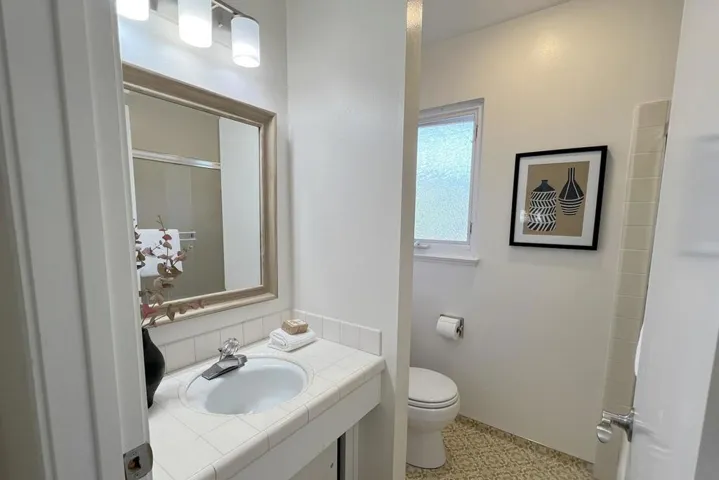 1522 Jamestown Drive, Cupertino, California 95014