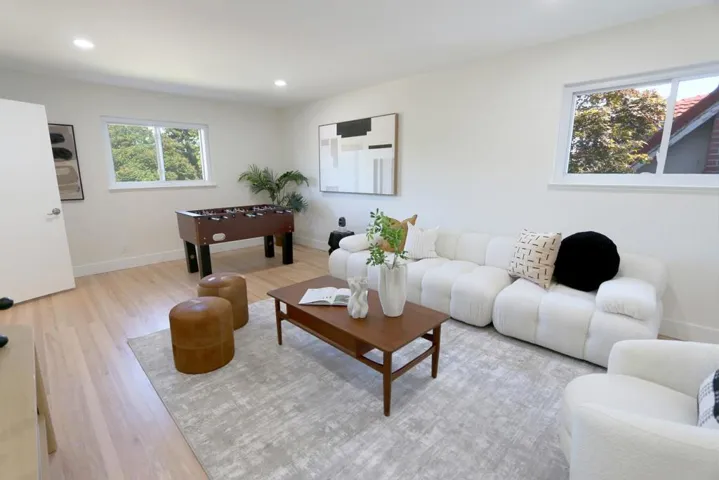 1522 Jamestown Drive, Cupertino, California 95014
