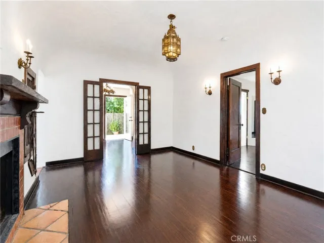 22028 Covello Street A, Canoga Park, California 91303