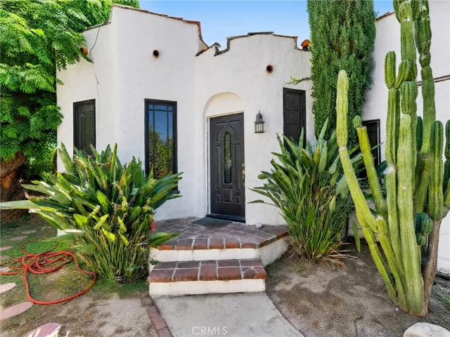 22028 Covello Street A, Canoga Park, California 91303