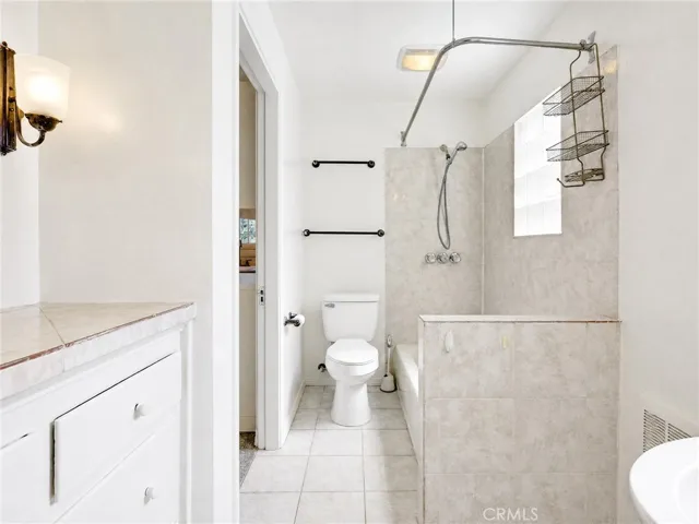 22028 Covello Street A, Canoga Park, California 91303