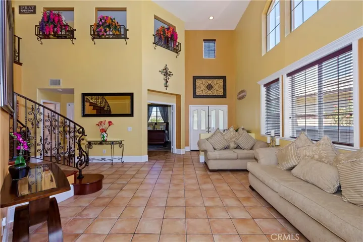 Abundance of natural light.